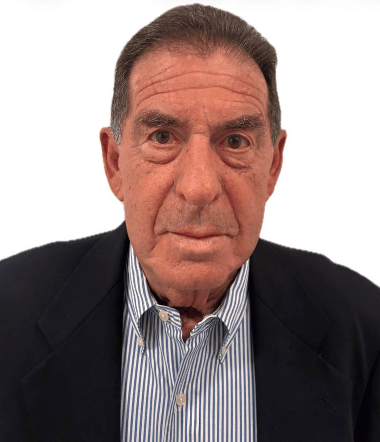 Larry A Kahn Photo